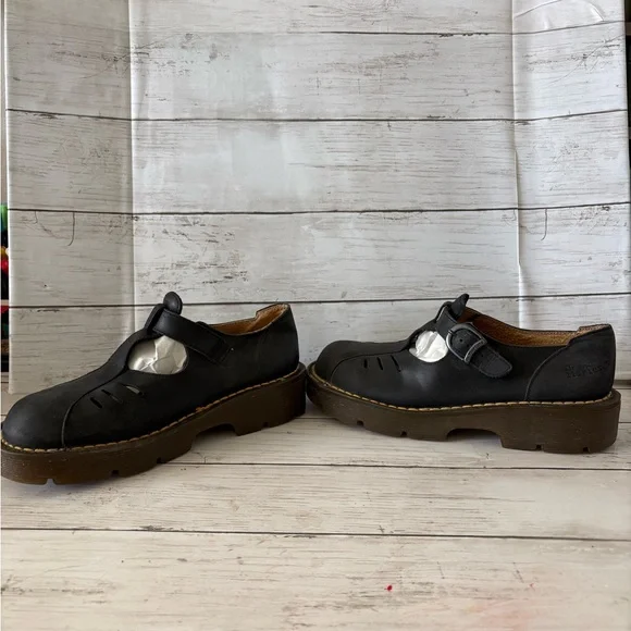 Vintage Dr. Martens Women’s Mary Jane’s - Picture 4 of 7